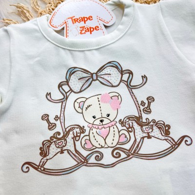 Conj. Blusa Ursinha com Cavalinhos de Brinquedo e Short - Off White e Marom